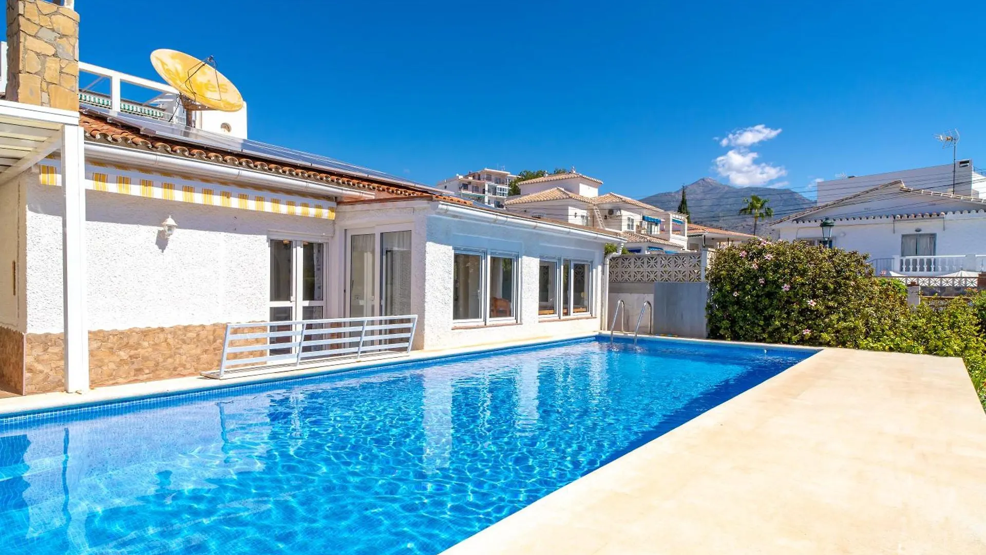 Villa Sevilla Casasol Nerja